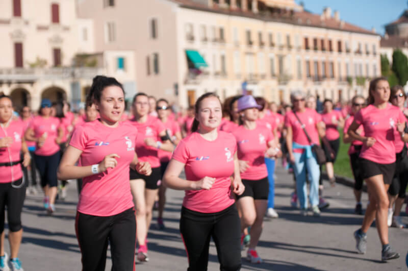 donna corre a padova